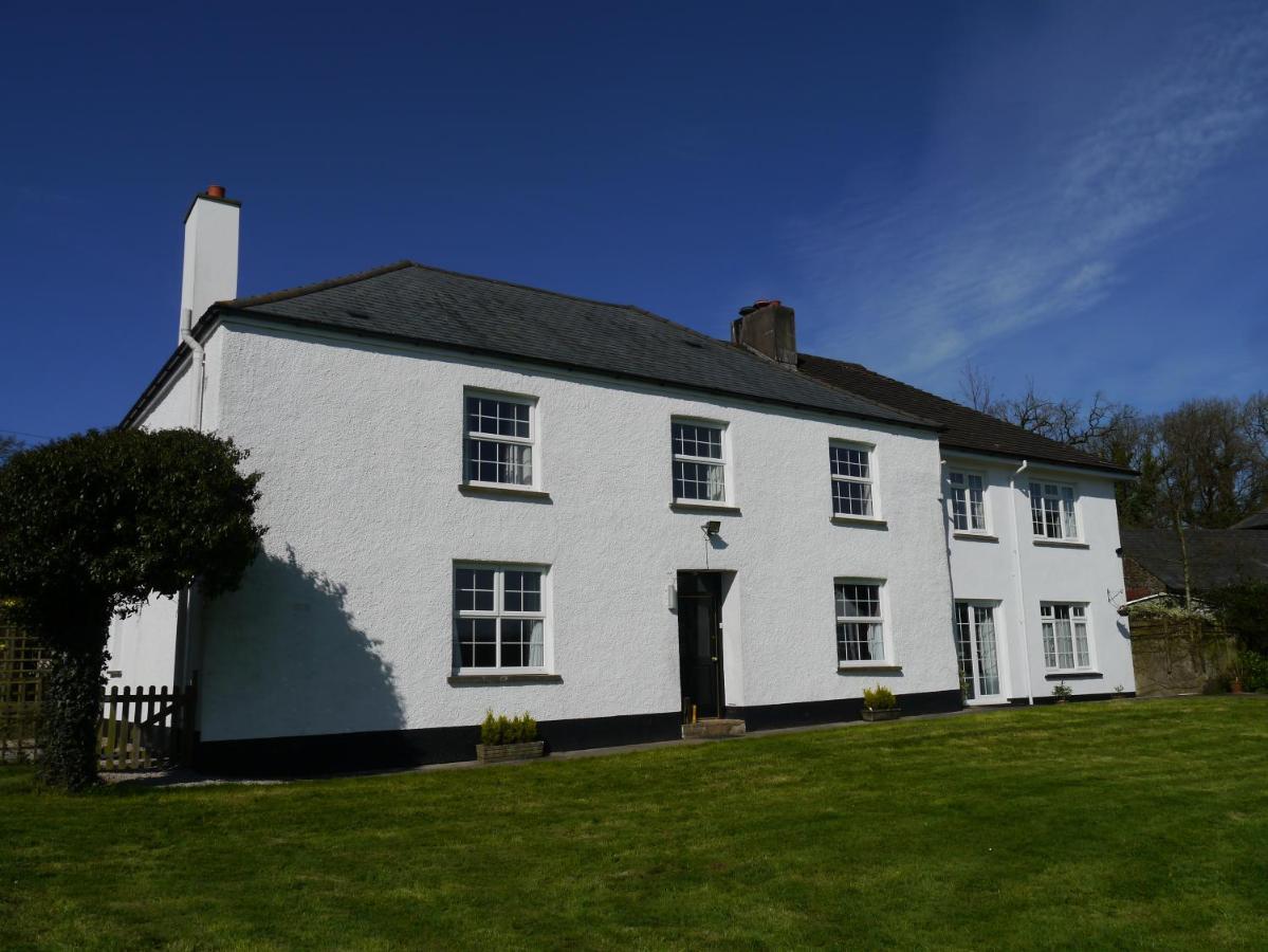 Leworthy Farmhouse Bed And Breakfast Holsworthy Exterior photo